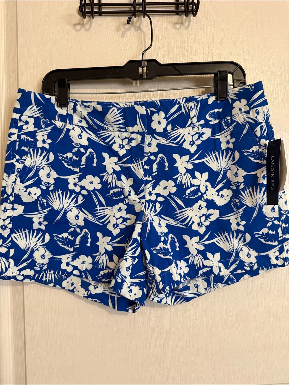Land N’ Sea Royal Blue & White Floral Shorts NWT Sz 12